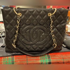 100% AUTHENTIC CHANEL Caviar Quilted Grand Shopping Tote GST Black